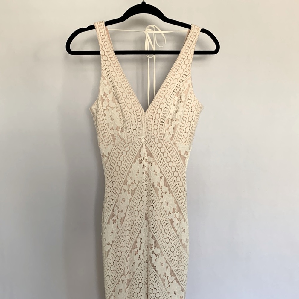 V- neck Lace Wedding/ Wedding Guest Dress with train